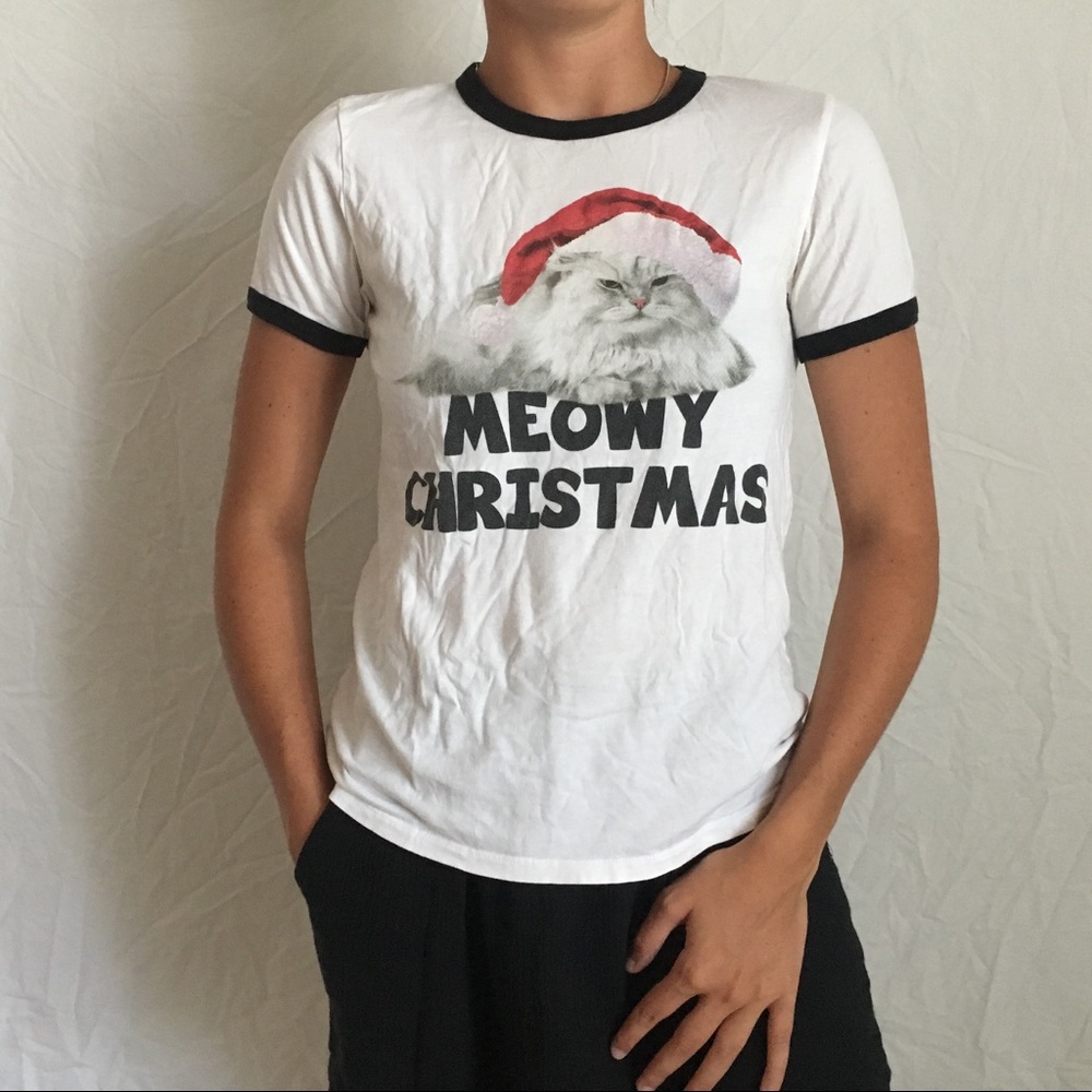 "Meowy Christmas" t-shirt!